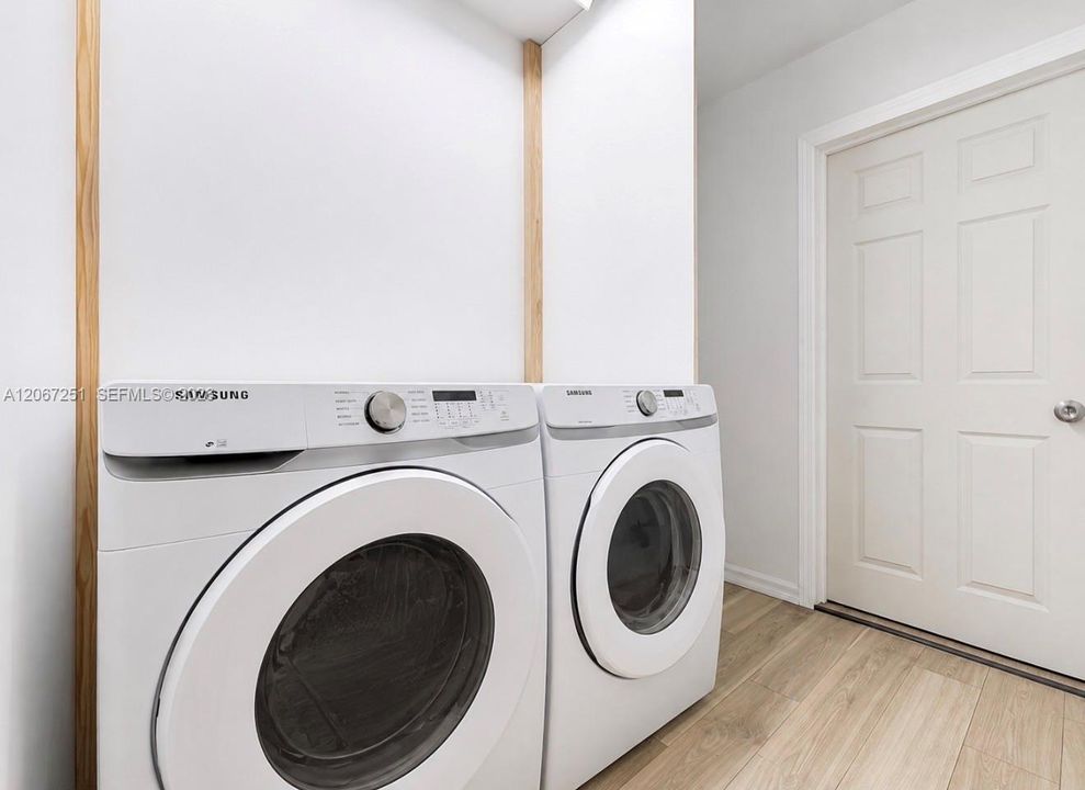 En Venta: $598,000 (3 camas, 2 baños, 1698 Pies cuadrados)