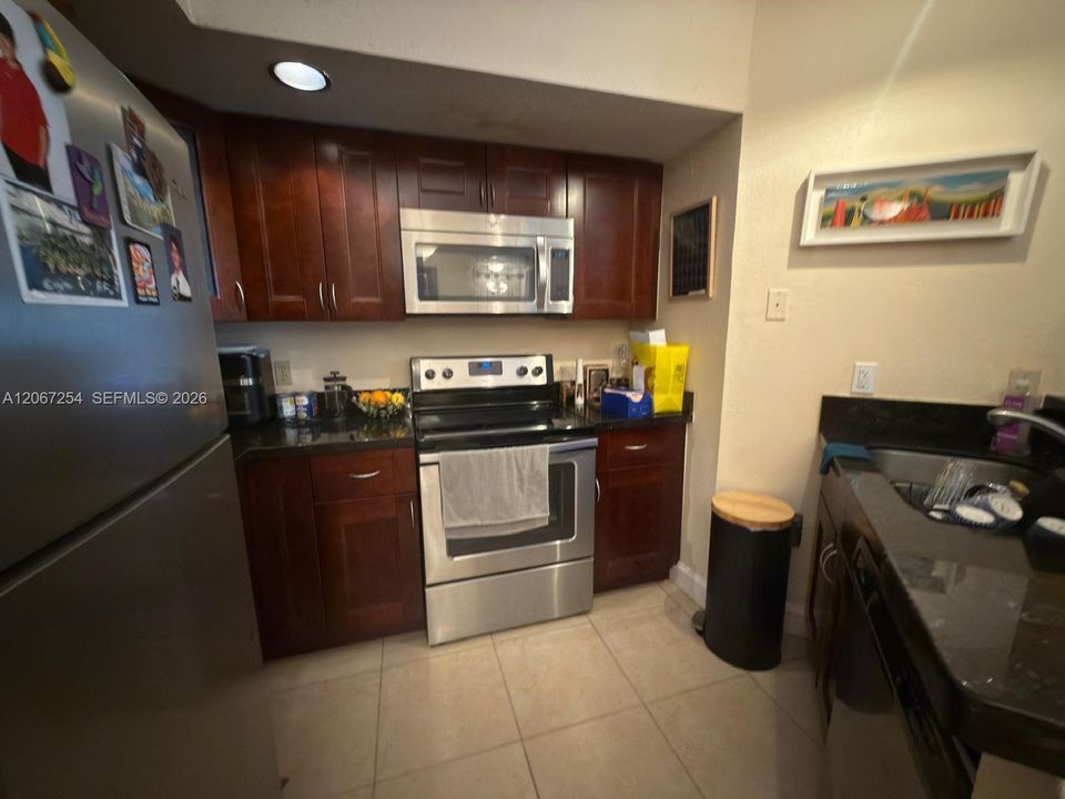 В аренду: $1,900 (1 спален, 1 ванн, 743 Квадратных фут)