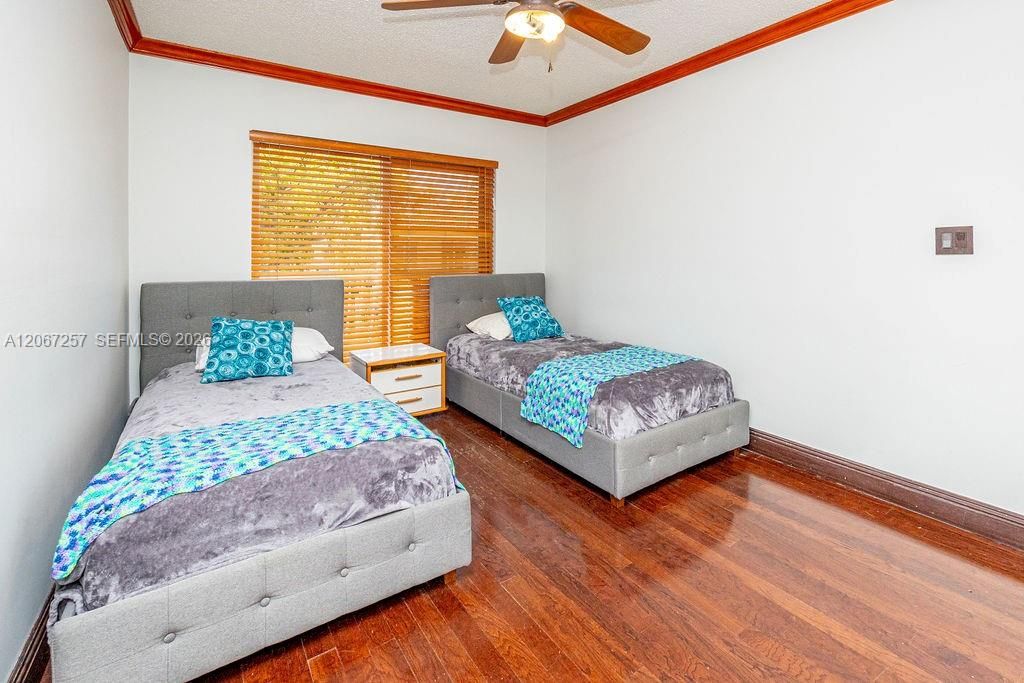 For Rent: $8,800 (5 beds, 3 baths, 2498 Square Feet)