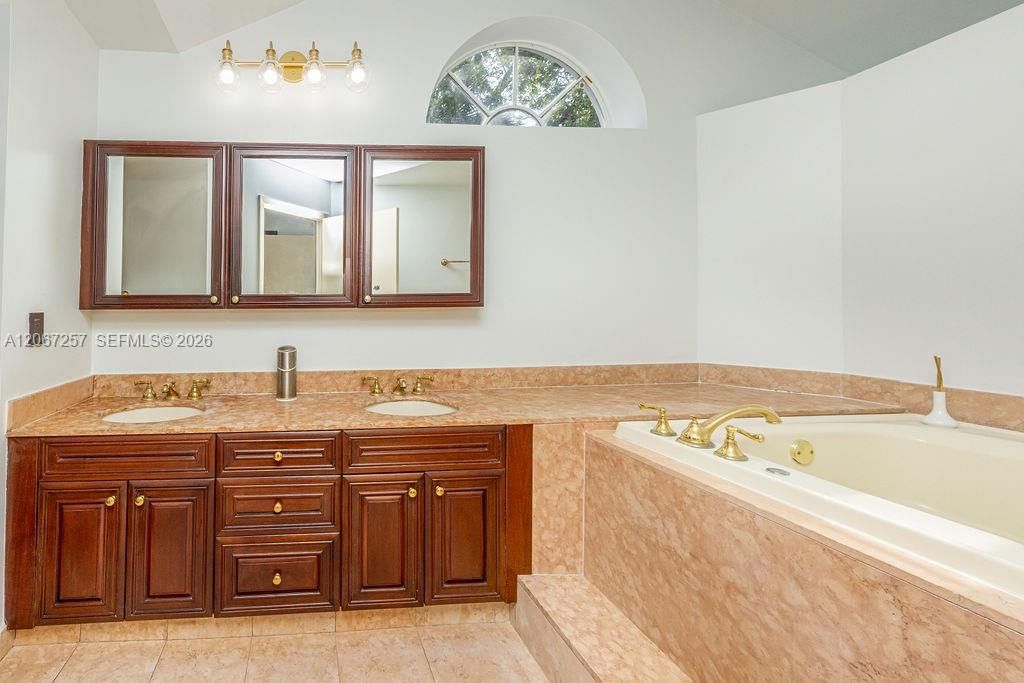 For Rent: $8,800 (5 beds, 3 baths, 2498 Square Feet)