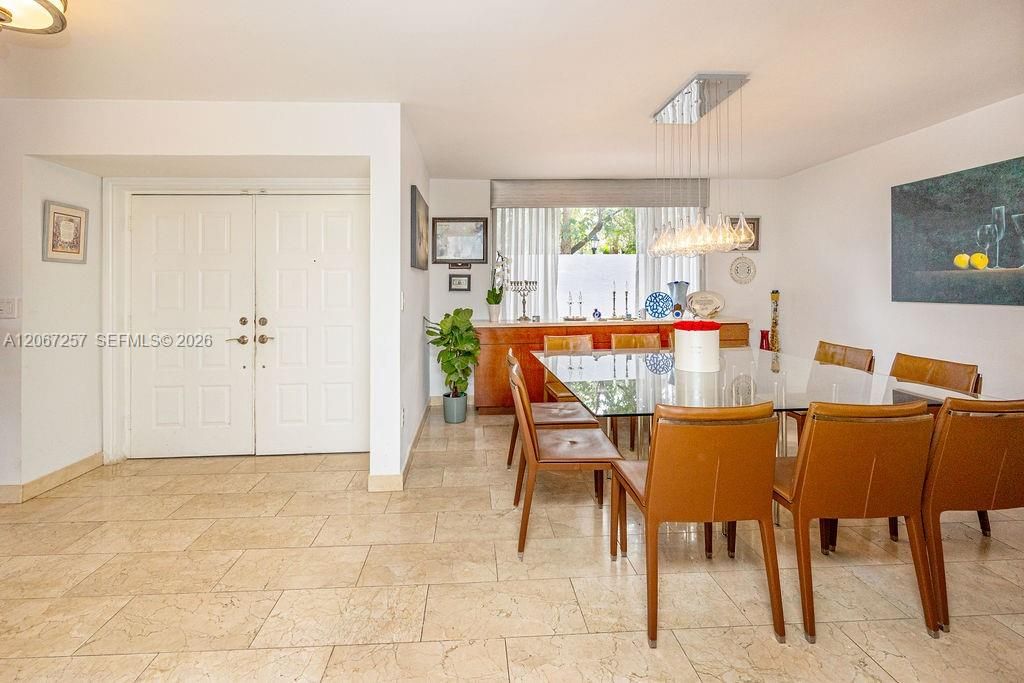 For Rent: $8,800 (5 beds, 3 baths, 2498 Square Feet)
