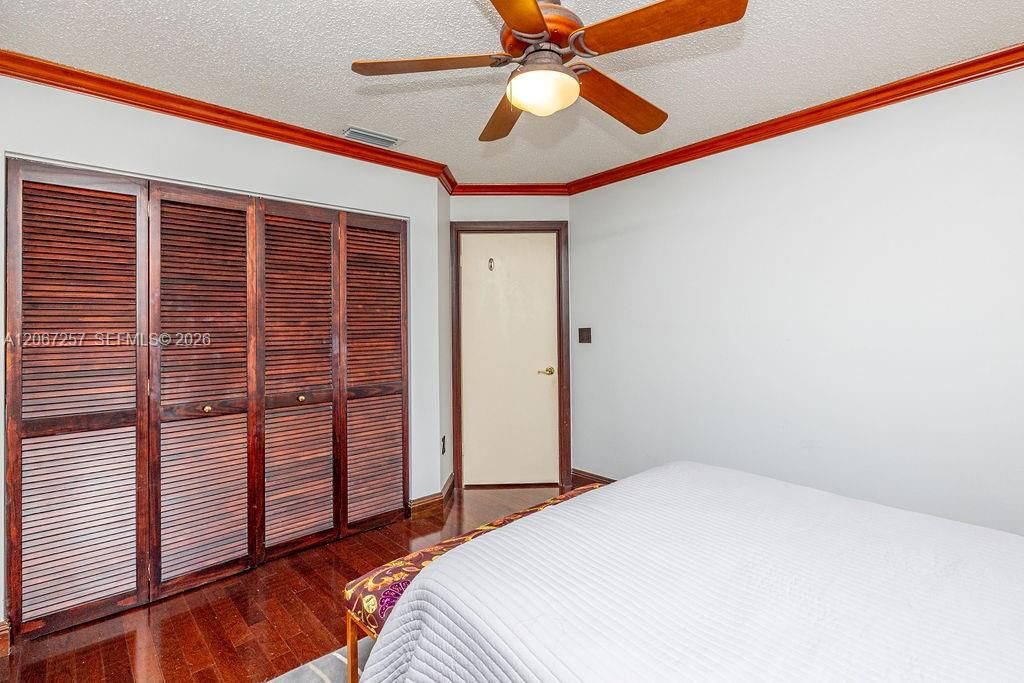For Rent: $8,800 (5 beds, 3 baths, 2498 Square Feet)