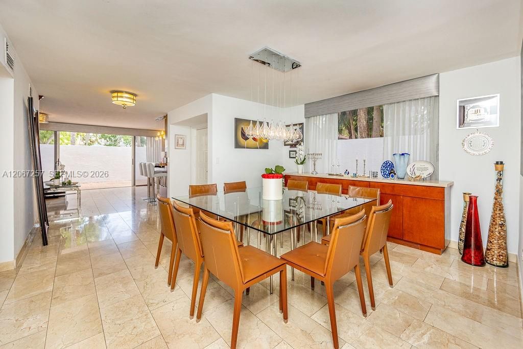 For Rent: $8,800 (5 beds, 3 baths, 2498 Square Feet)