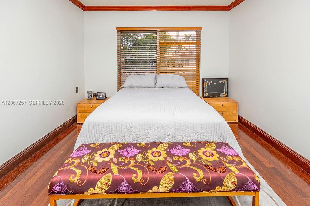 For Rent: $8,800 (5 beds, 3 baths, 2498 Square Feet)