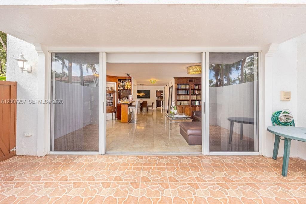 For Rent: $8,800 (5 beds, 3 baths, 2498 Square Feet)