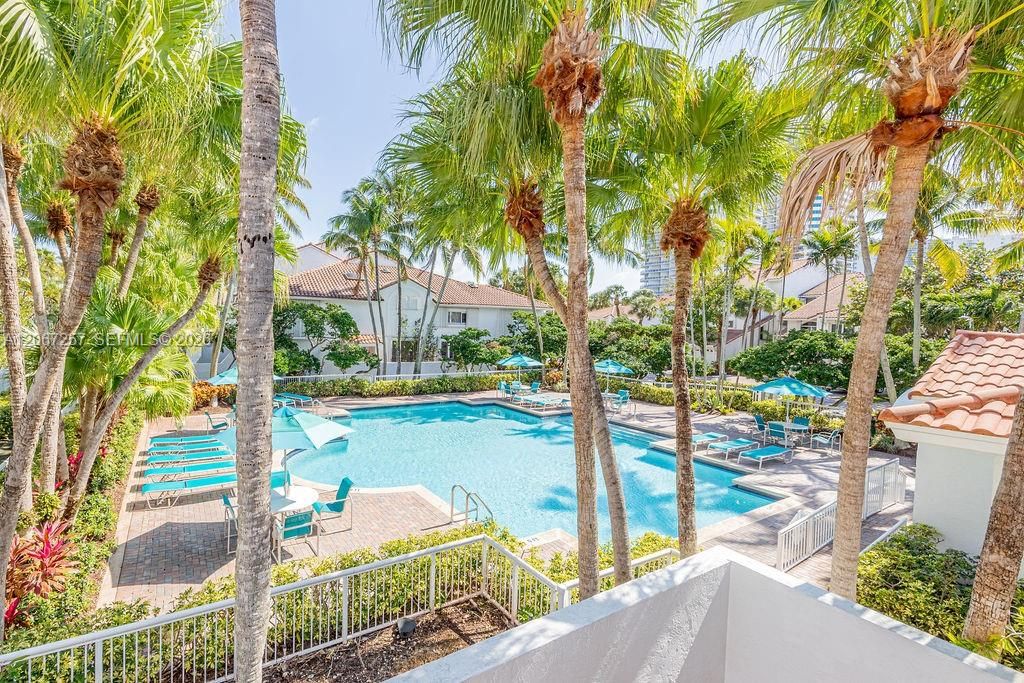 For Rent: $8,800 (5 beds, 3 baths, 2498 Square Feet)