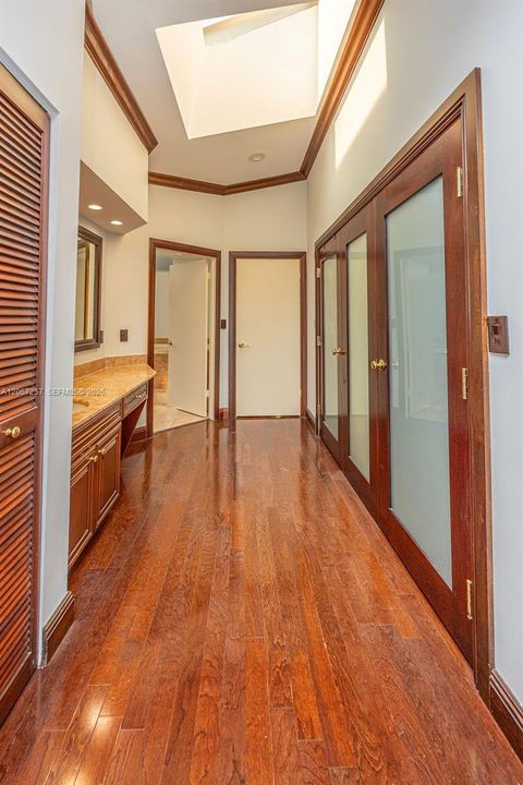 For Rent: $8,800 (5 beds, 3 baths, 2498 Square Feet)