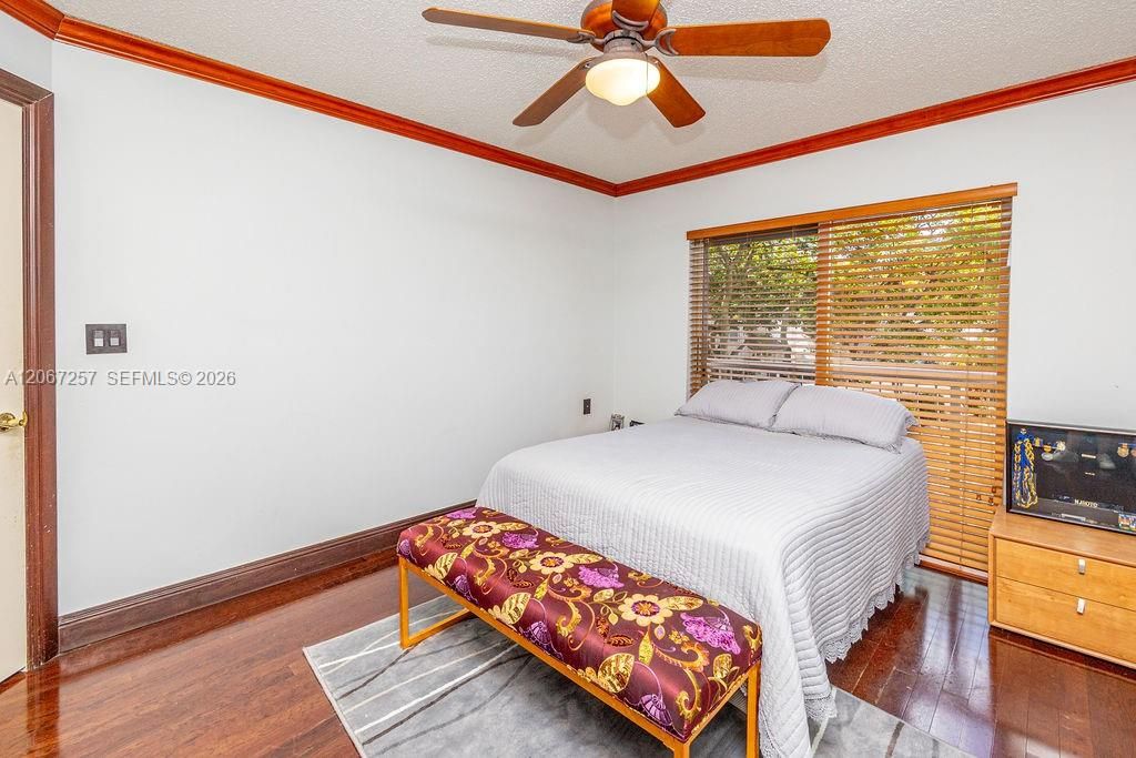 For Rent: $8,800 (5 beds, 3 baths, 2498 Square Feet)