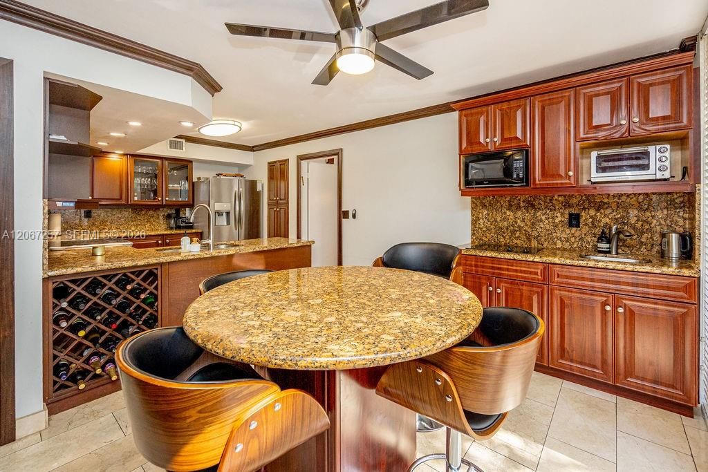 For Rent: $8,800 (5 beds, 3 baths, 2498 Square Feet)