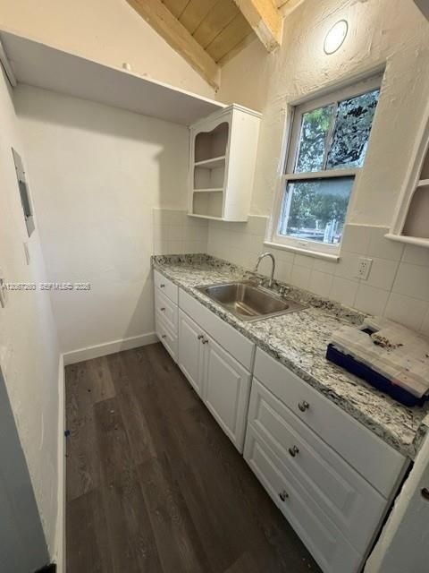 For Rent: $1,500 (1 beds, 1 baths, 3098 Square Feet)