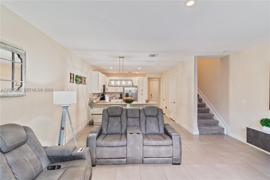 For Rent: $2,700 (3 beds, 2 baths, 1530 Square Feet)