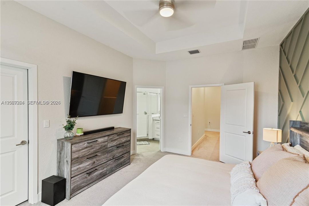 For Rent: $2,700 (3 beds, 2 baths, 1530 Square Feet)