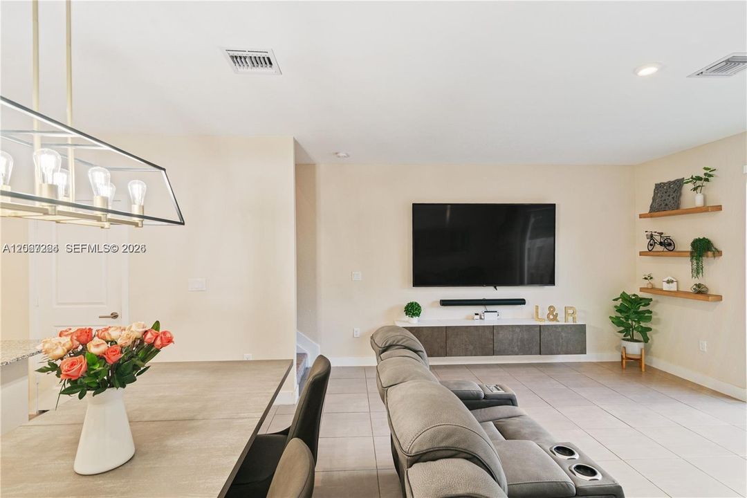 For Rent: $2,700 (3 beds, 2 baths, 1530 Square Feet)