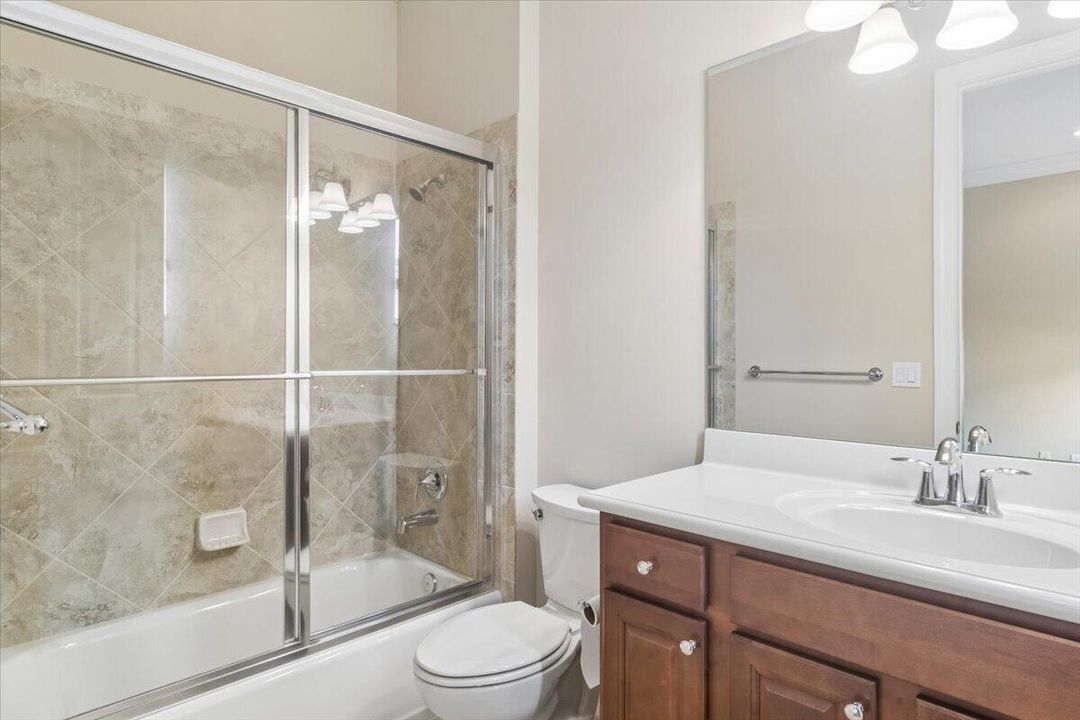 ENSUITE 3