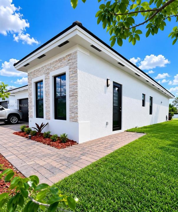 For Rent: $2,000 (1 beds, 1 baths, 750 Square Feet)