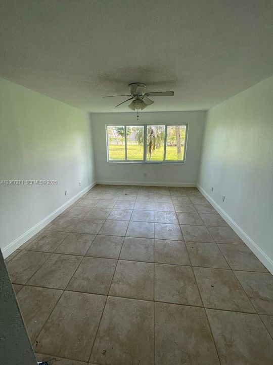 For Rent: $1,800 (2 beds, 2 baths, 1075 Square Feet)