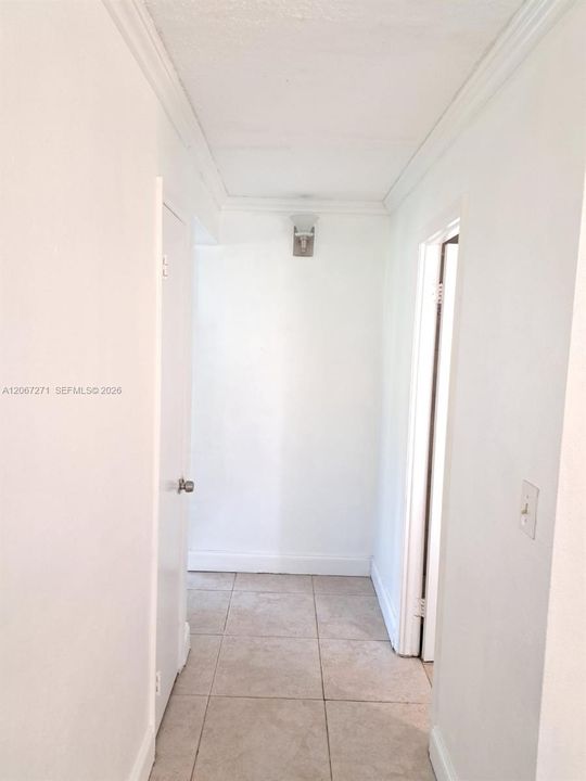 For Rent: $1,800 (2 beds, 2 baths, 1075 Square Feet)