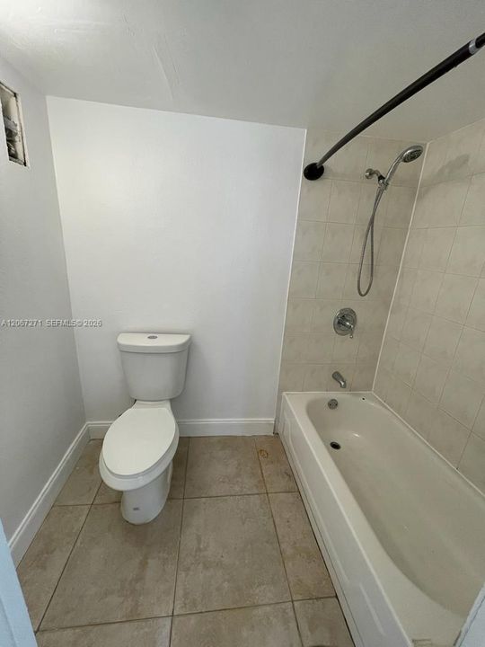 For Rent: $1,800 (2 beds, 2 baths, 1075 Square Feet)