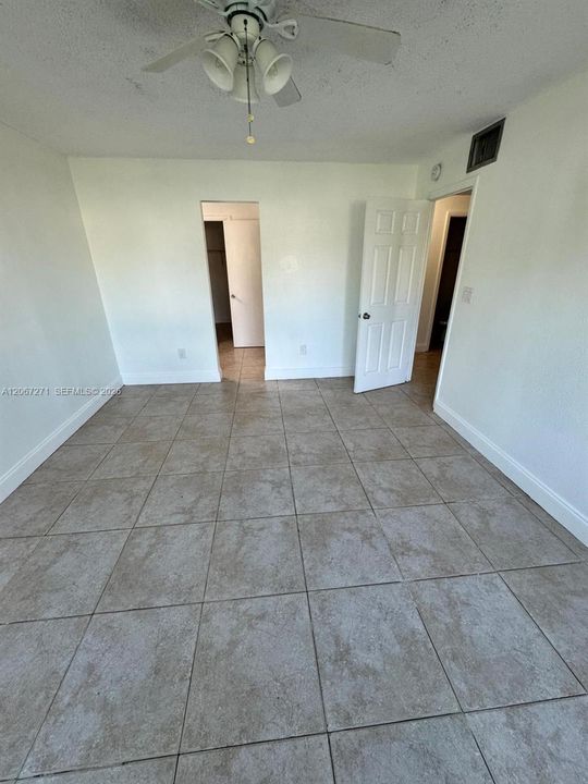 For Rent: $1,800 (2 beds, 2 baths, 1075 Square Feet)