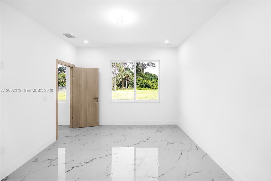 For Sale: $374,900 (3 beds, 2 baths, 1366 Square Feet)