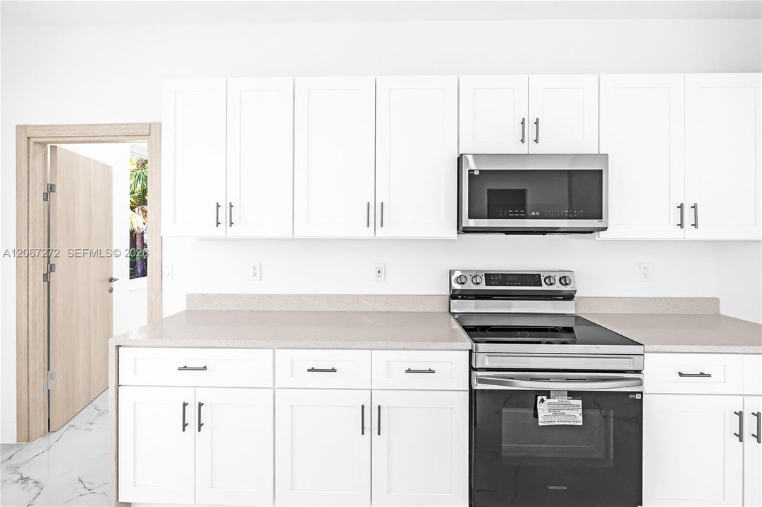 For Sale: $374,900 (3 beds, 2 baths, 1366 Square Feet)