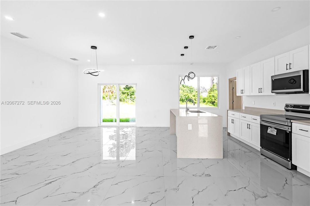 For Sale: $374,900 (3 beds, 2 baths, 1366 Square Feet)
