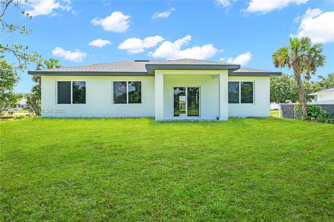 For Sale: $374,900 (3 beds, 2 baths, 1366 Square Feet)