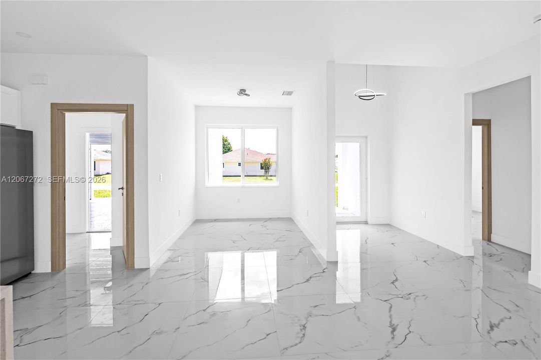 For Sale: $374,900 (3 beds, 2 baths, 1366 Square Feet)
