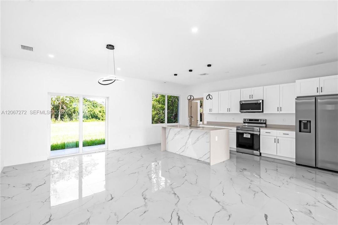For Sale: $374,900 (3 beds, 2 baths, 1366 Square Feet)