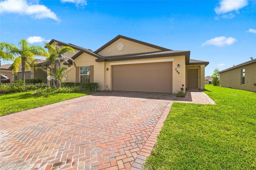 En Venta: $349,900 (4 camas, 2 baños, 1830 Pies cuadrados)