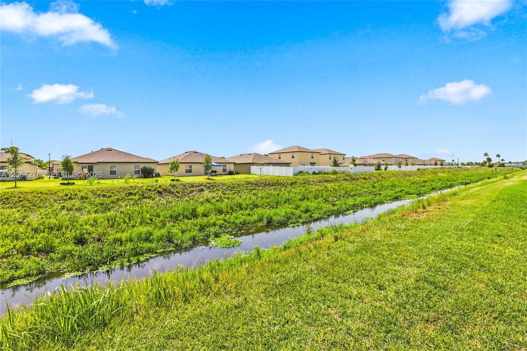 En Venta: $349,900 (4 camas, 2 baños, 1830 Pies cuadrados)