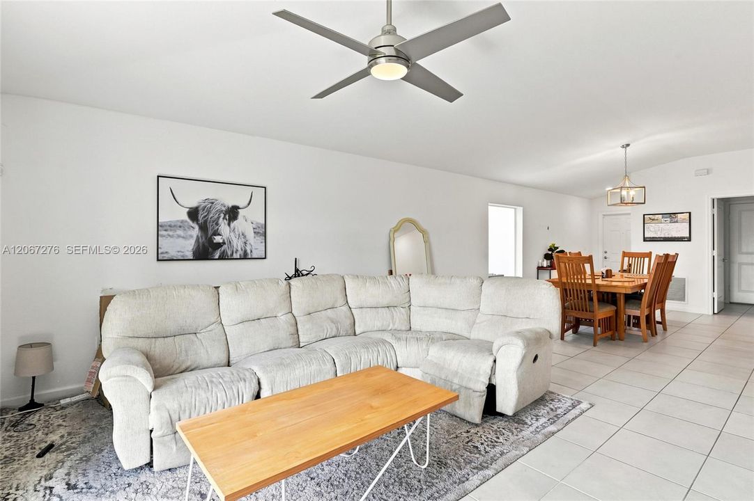 En Venta: $349,900 (4 camas, 2 baños, 1830 Pies cuadrados)