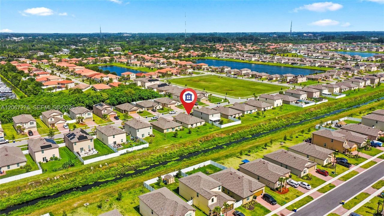 En Venta: $349,900 (4 camas, 2 baños, 1830 Pies cuadrados)