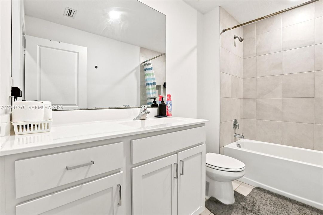 En Venta: $349,900 (4 camas, 2 baños, 1830 Pies cuadrados)
