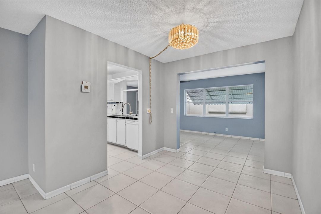 View florida room/Kitchen