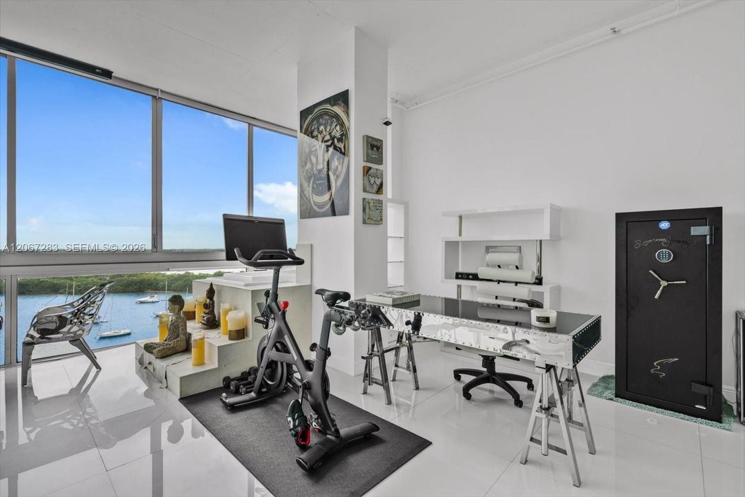 For Rent: $6,400 (1 beds, 2 baths, 1848 Square Feet)