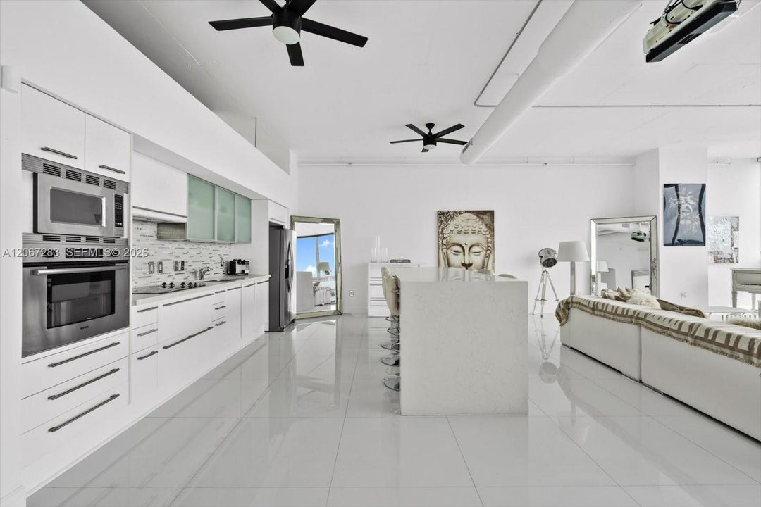 For Rent: $6,400 (1 beds, 2 baths, 1848 Square Feet)