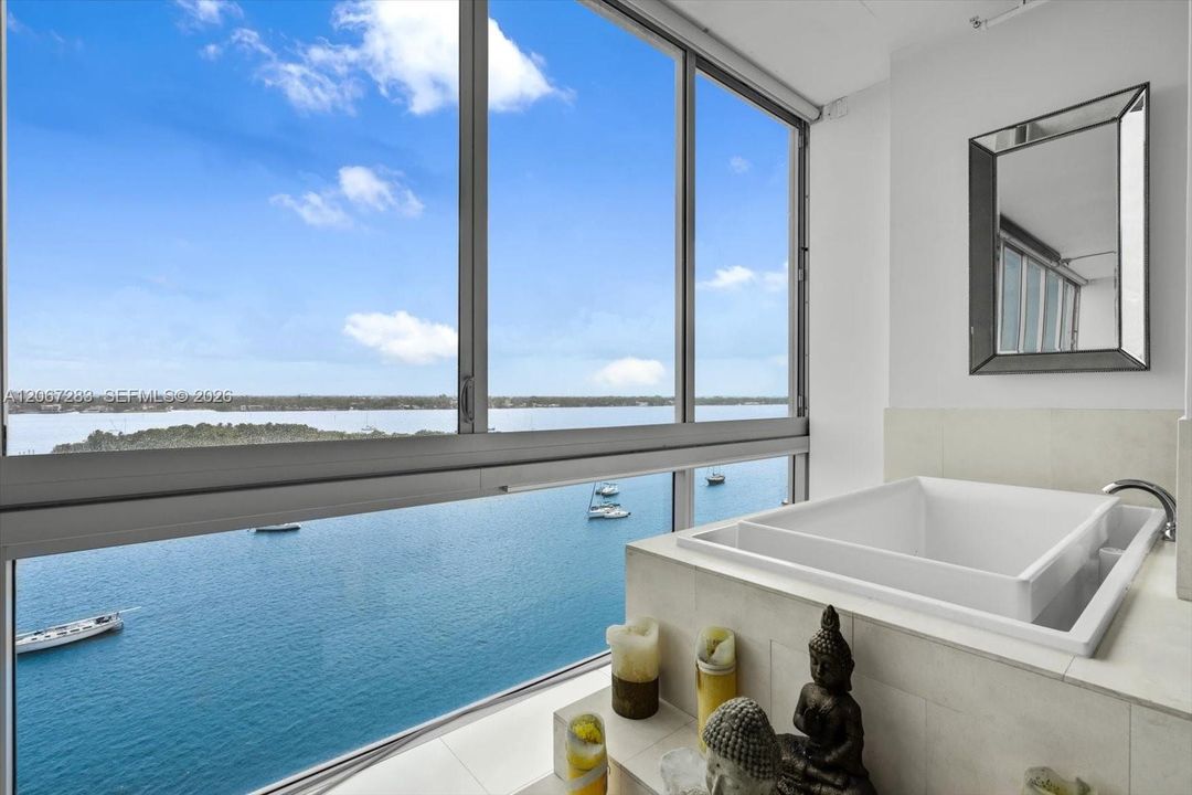 For Rent: $6,400 (1 beds, 2 baths, 1848 Square Feet)