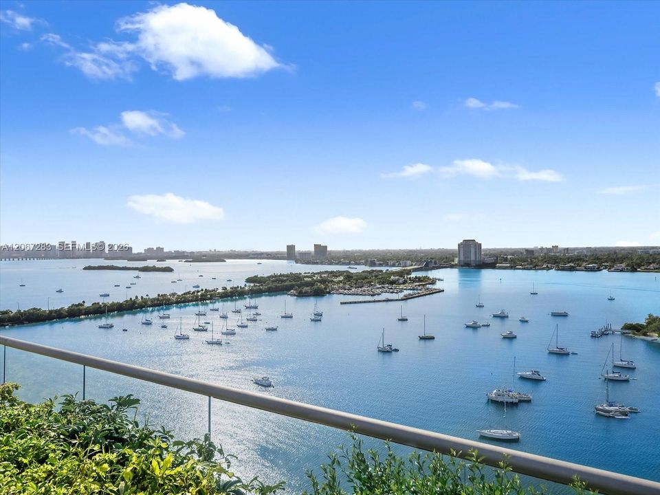 For Rent: $6,400 (1 beds, 2 baths, 1848 Square Feet)