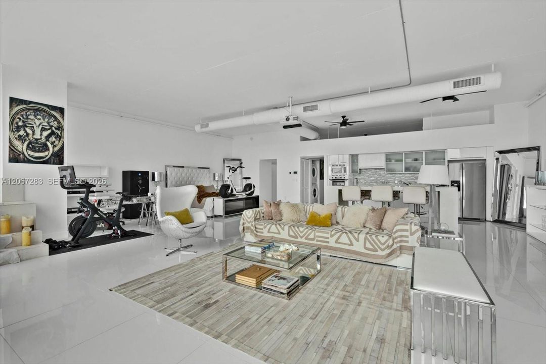 For Rent: $6,400 (1 beds, 2 baths, 1848 Square Feet)