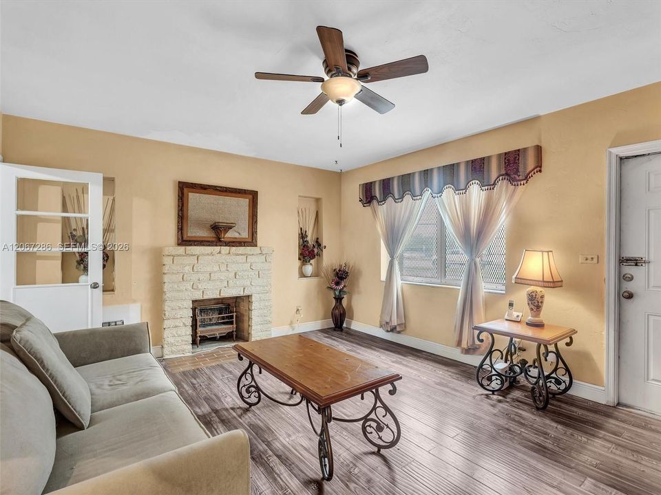 For Sale: $670,000 (3 beds, 2 baths, 1300 Square Feet)