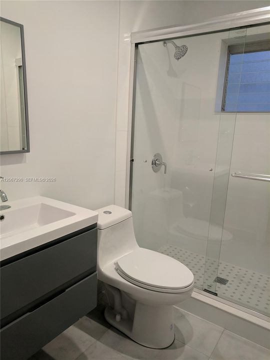 For Rent: $1,950 (2 beds, 1 baths, 720 Square Feet)