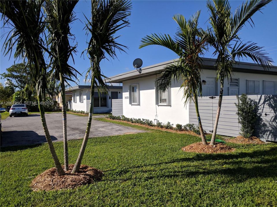 For Rent: $1,950 (2 beds, 1 baths, 720 Square Feet)