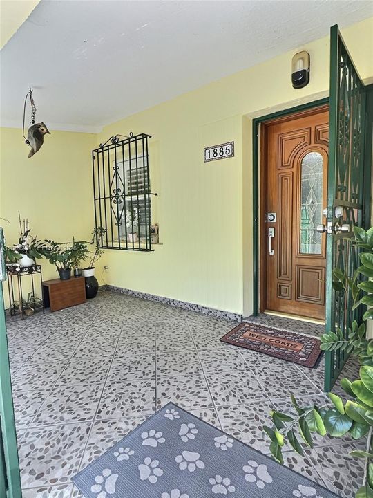 Active With Contract: $1,035,000 (3 beds, 2 baths, 2680 Square Feet)