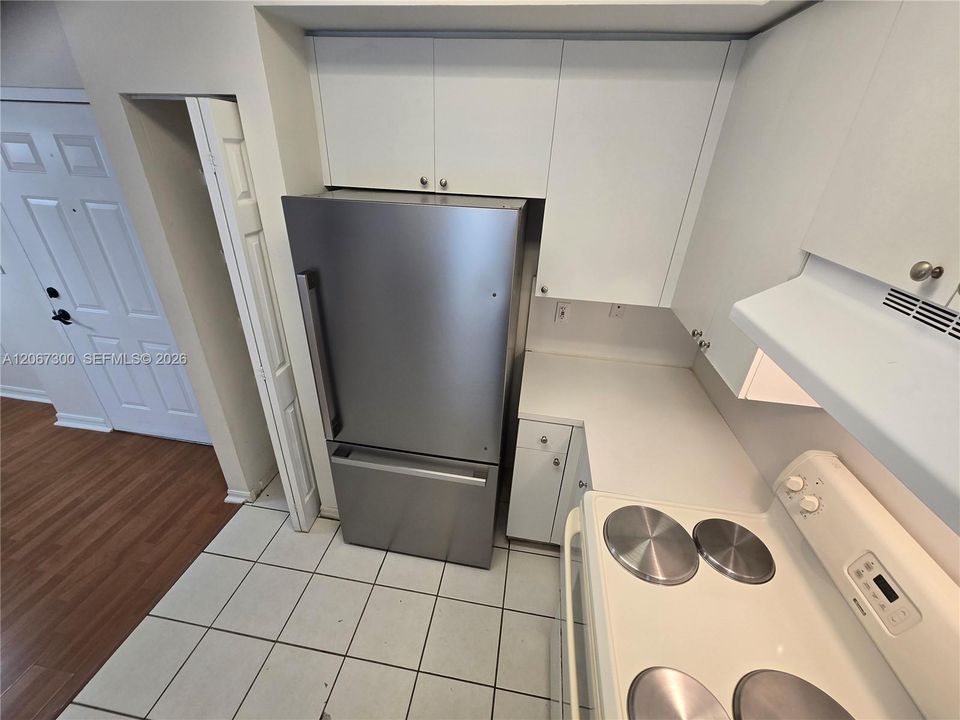 For Rent: $1,850 (2 beds, 2 baths, 809 Square Feet)