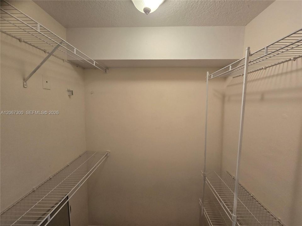 For Rent: $1,850 (2 beds, 2 baths, 809 Square Feet)