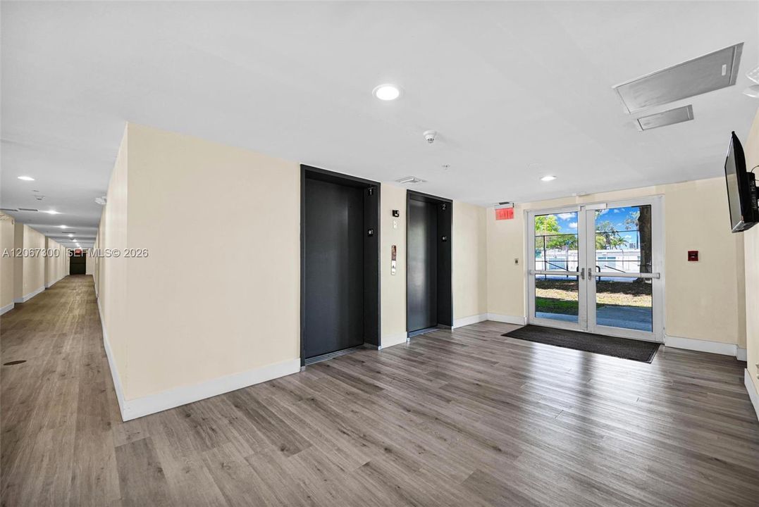 For Rent: $1,850 (2 beds, 2 baths, 809 Square Feet)