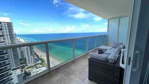 For Rent: $5,600 (2 beds, 2 baths, 1337 Square Feet)