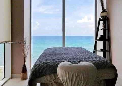 For Rent: $5,600 (2 beds, 2 baths, 1337 Square Feet)