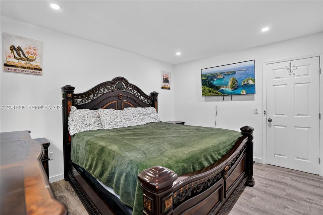 For Sale: $430,000 (3 beds, 1 baths, 960 Square Feet)